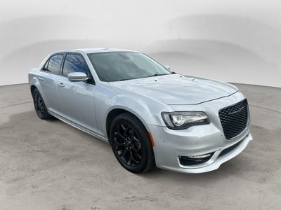 2022 Chrysler 300 300 Touring L