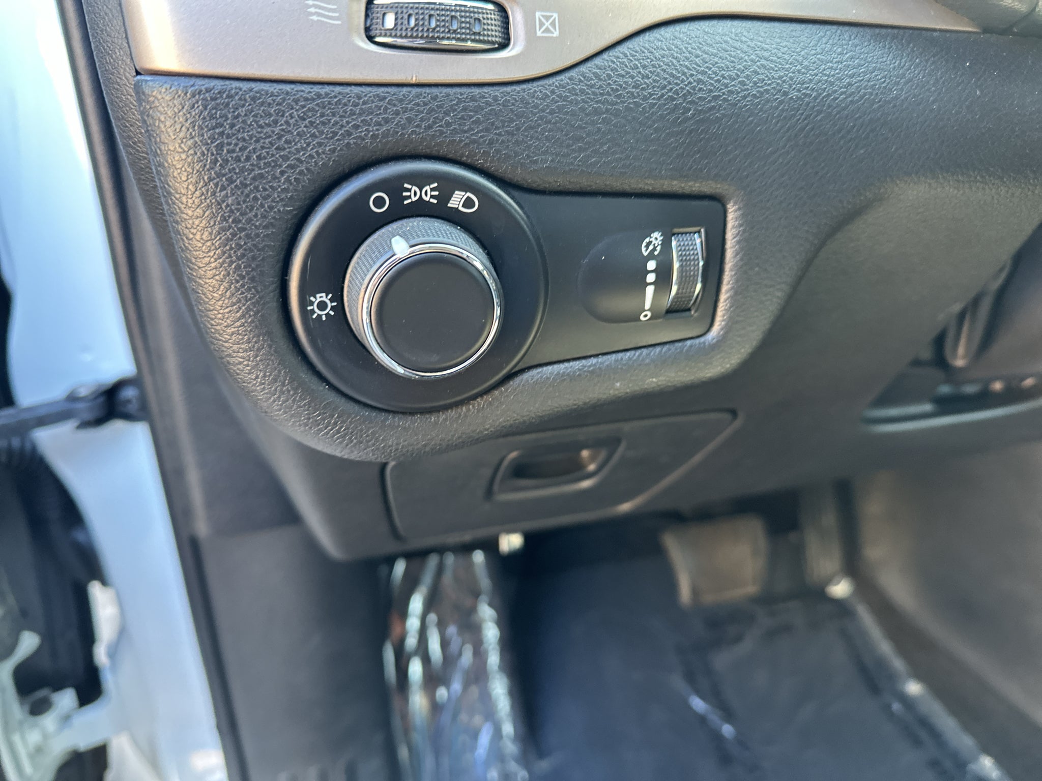 2015 Jeep Cherokee Sport