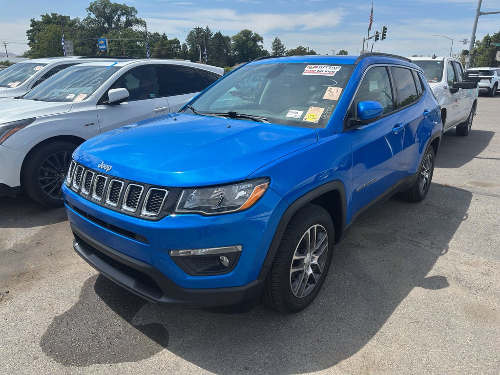 2020 Jeep Compass Latitude w/Sun/Wheel Pkg