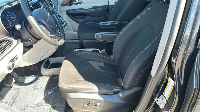 2020 Chrysler Voyager LX