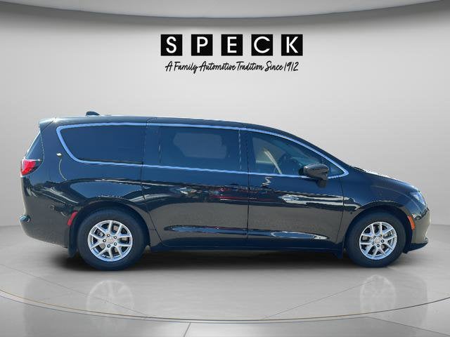 2020 Chrysler Voyager LX