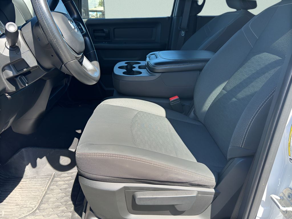 2025 RAM 3500 Tradesman Crew Cab 4x4 8' Box