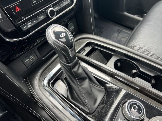 2021 INFINITI QX80 LUXE