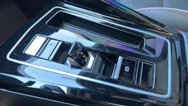 2024 Volkswagen Golf GTI SE