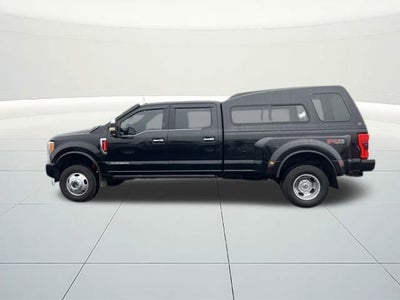 2017 Ford Super Duty F-350 DRW Lariat