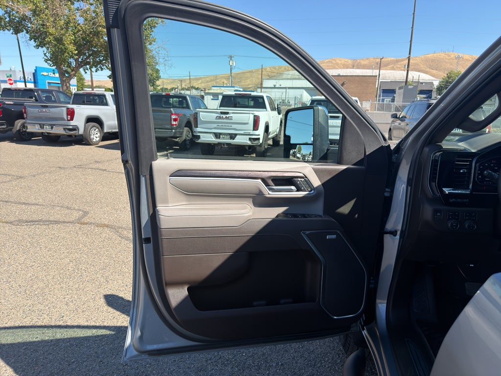 2025 Chevrolet Silverado 3500 HD LTZ DRW