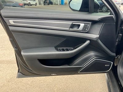 2023 Porsche Panamera RWD