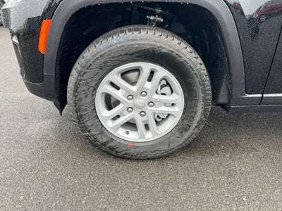 2025 Jeep Grand Cherokee GRAND CHEROKEE LAREDO 4X4