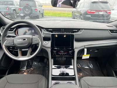 2025 Jeep Grand Cherokee GRAND CHEROKEE LAREDO 4X4