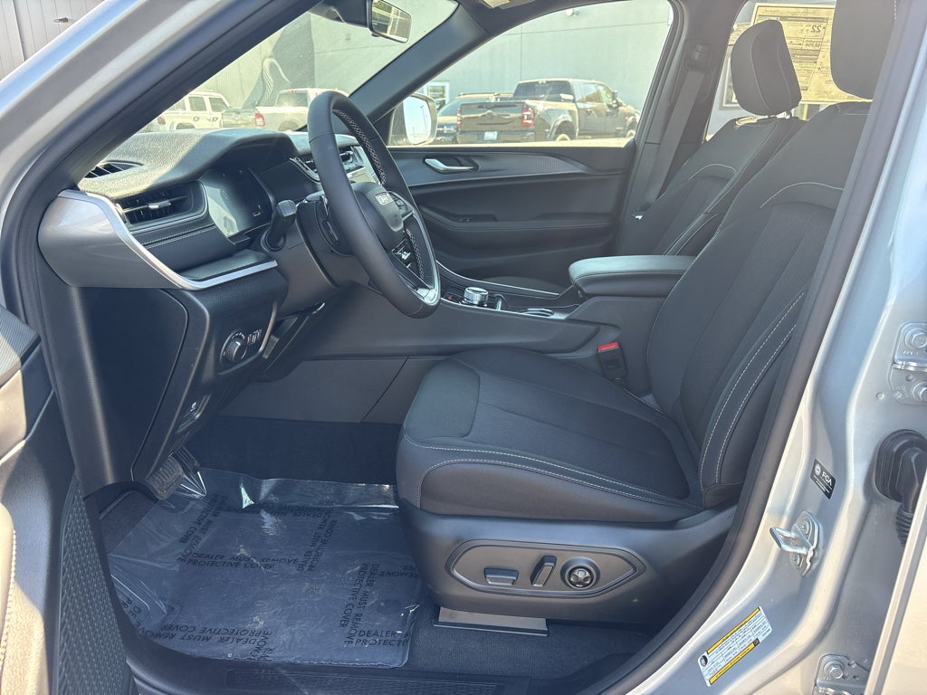 2026 Jeep Grand Cherokee GRAND CHEROKEE LAREDO X 4X4