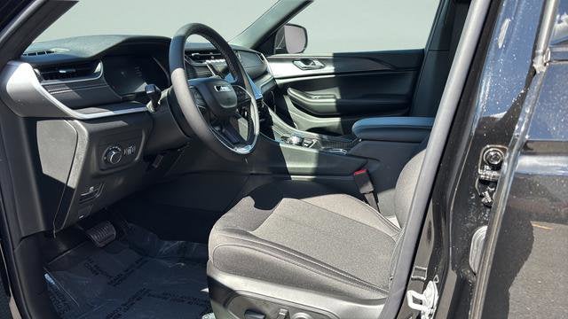 2026 Jeep Grand Cherokee GRAND CHEROKEE LAREDO 4X4