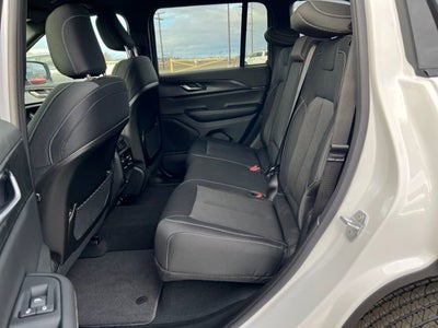 2025 Jeep Grand Cherokee GRAND CHEROKEE LAREDO 4X4