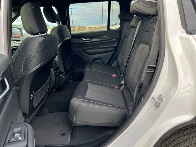 2025 Jeep Grand Cherokee GRAND CHEROKEE LAREDO 4X4