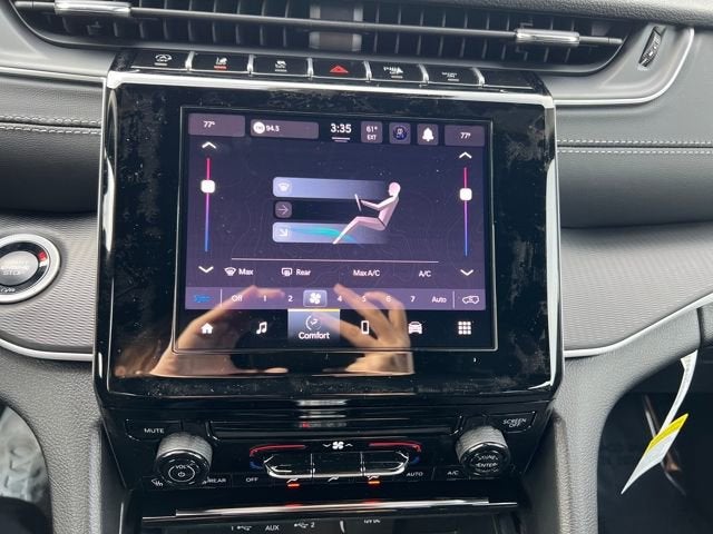 2025 Jeep Grand Cherokee GRAND CHEROKEE LAREDO 4X4