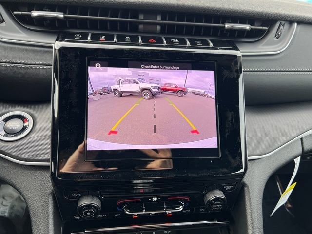 2025 Jeep Grand Cherokee GRAND CHEROKEE LAREDO 4X4