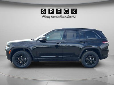 2026 Jeep Grand Cherokee Laredo Altitude