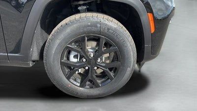 2026 Jeep Grand Cherokee Laredo Altitude