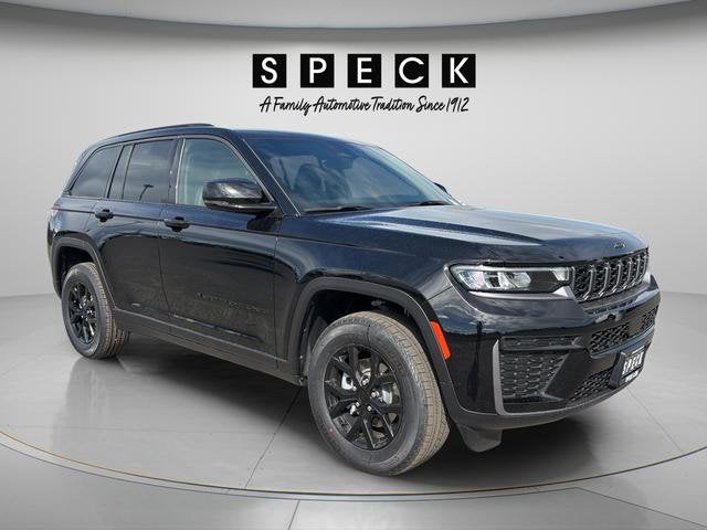 2026 Jeep Grand Cherokee Laredo Altitude