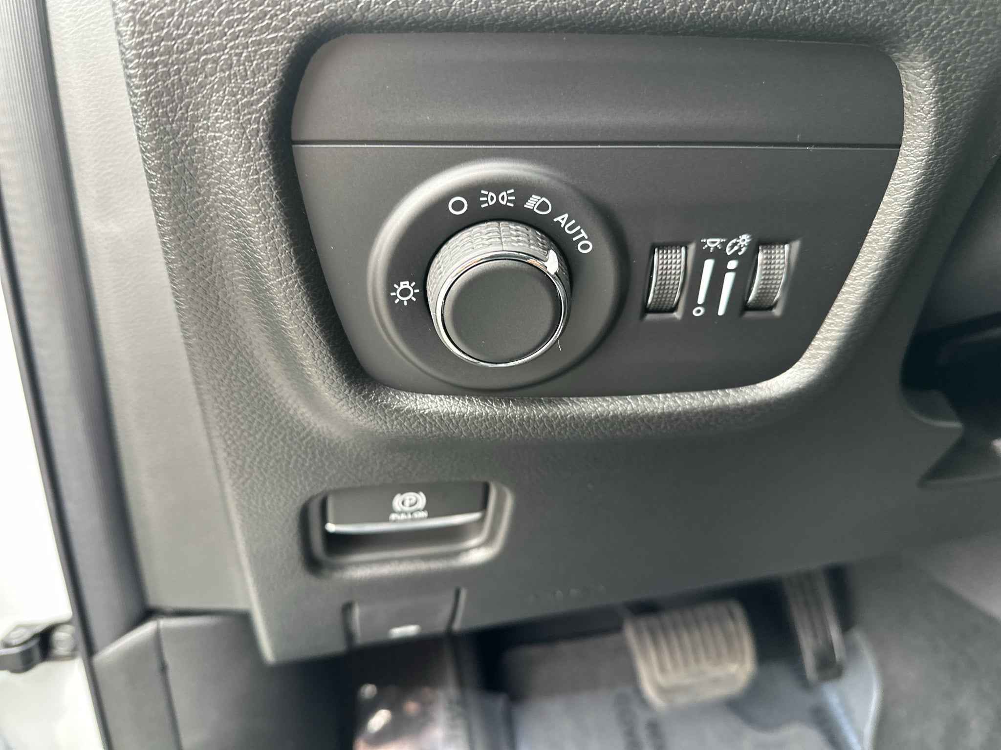 2026 Jeep Grand Cherokee GRAND CHEROKEE L LAREDO 4X4