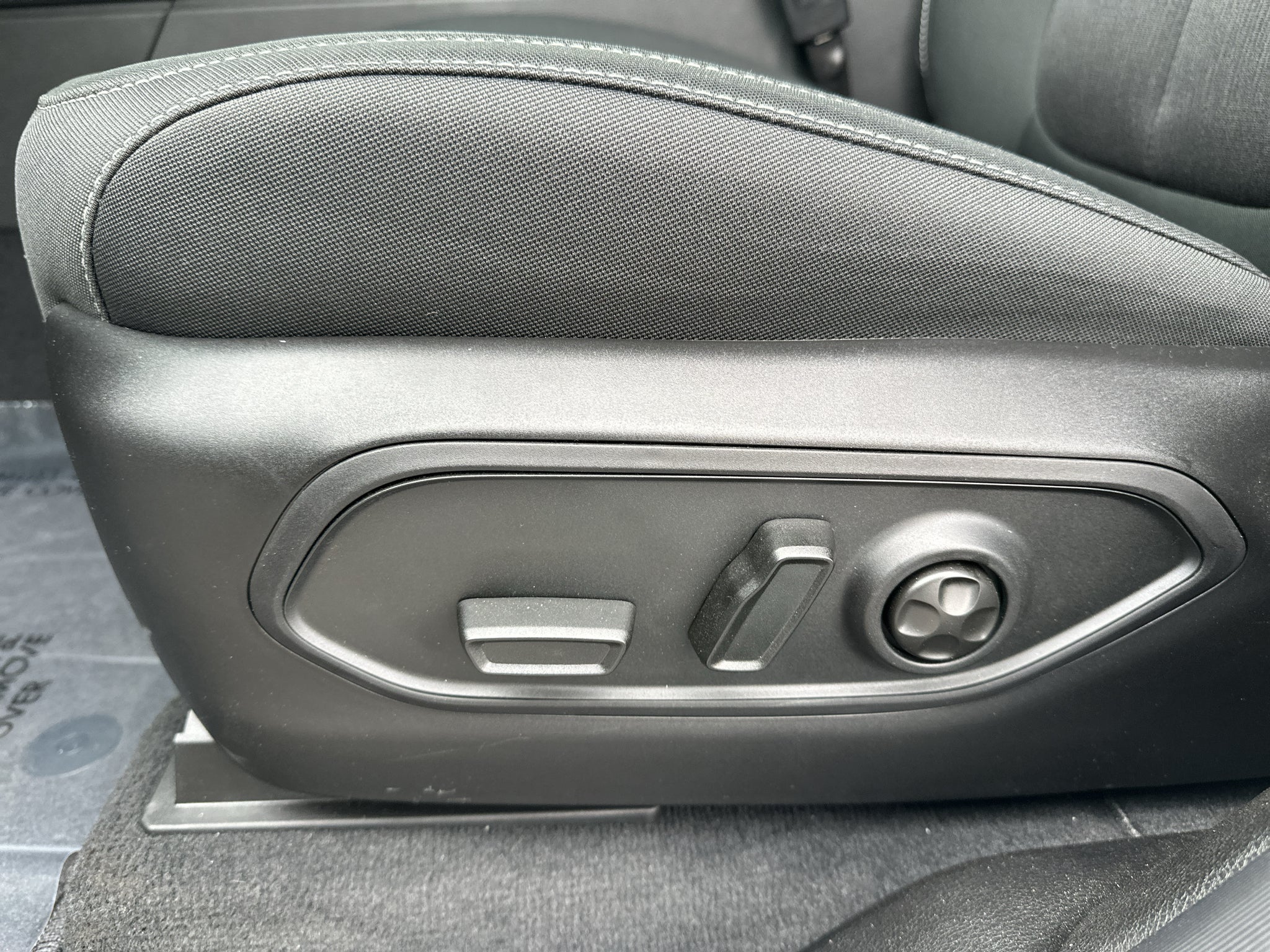 2026 Jeep Grand Cherokee GRAND CHEROKEE L LAREDO 4X4