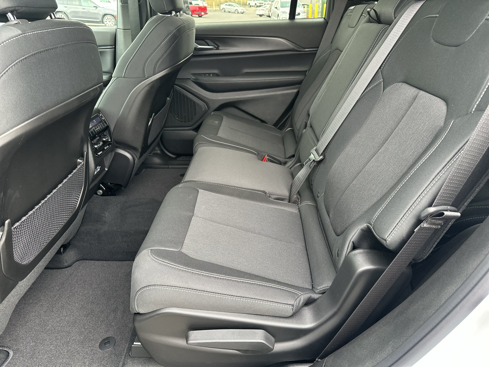 2026 Jeep Grand Cherokee GRAND CHEROKEE L LAREDO 4X4