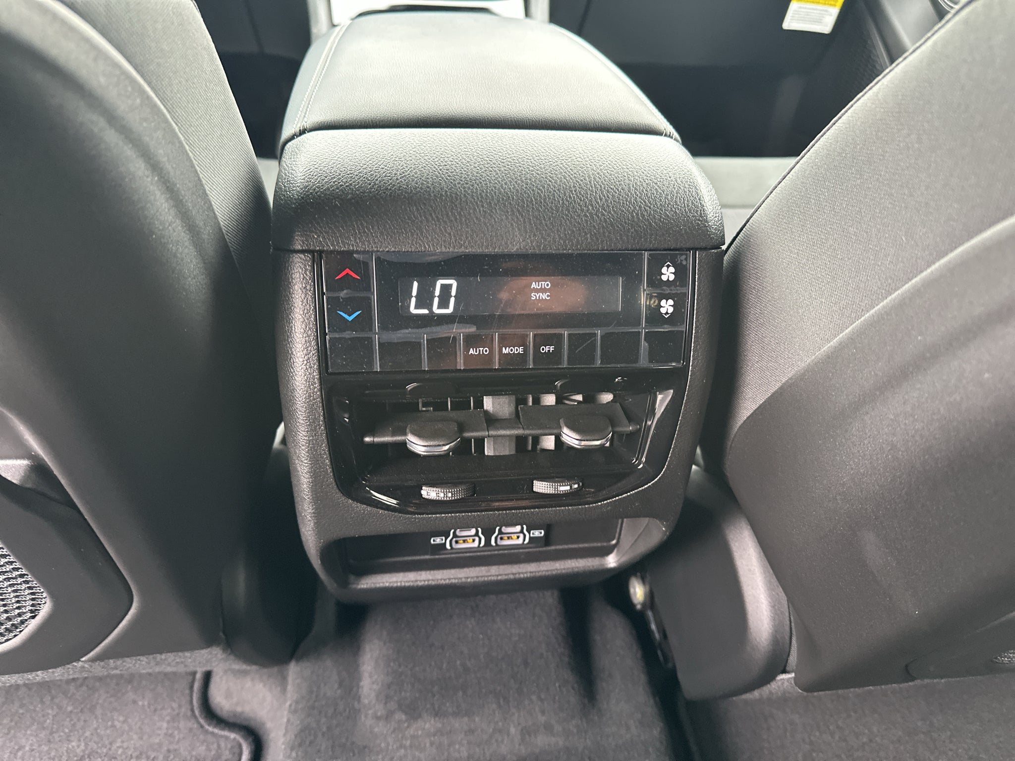2026 Jeep Grand Cherokee GRAND CHEROKEE L LAREDO 4X4