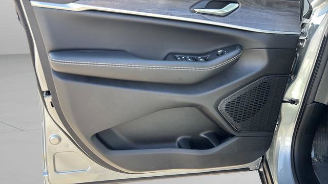 2026 Jeep Grand Cherokee GRAND CHEROKEE L LAREDO ALTITUDE 4X4