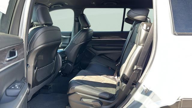 2026 Jeep Grand Cherokee GRAND CHEROKEE L LAREDO ALTITUDE 4X4