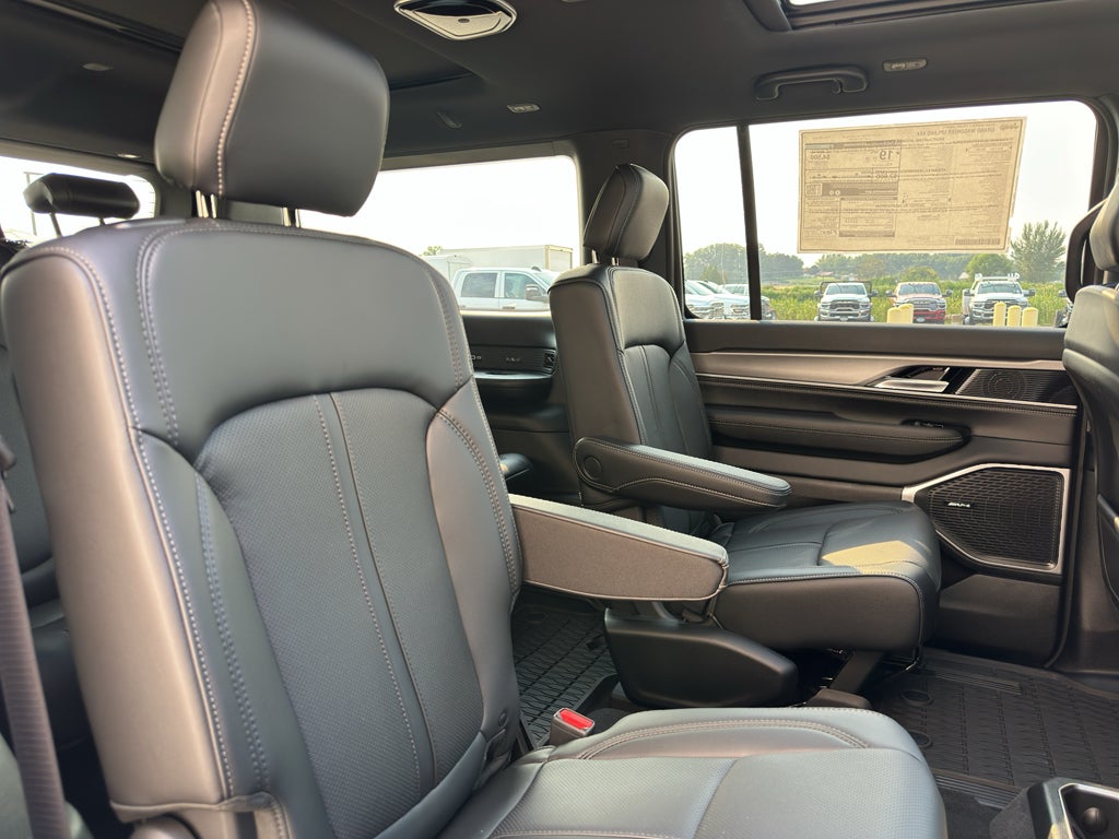 2026 Jeep Grand Wagoneer GRAND WAGONEER UPLAND 4X4