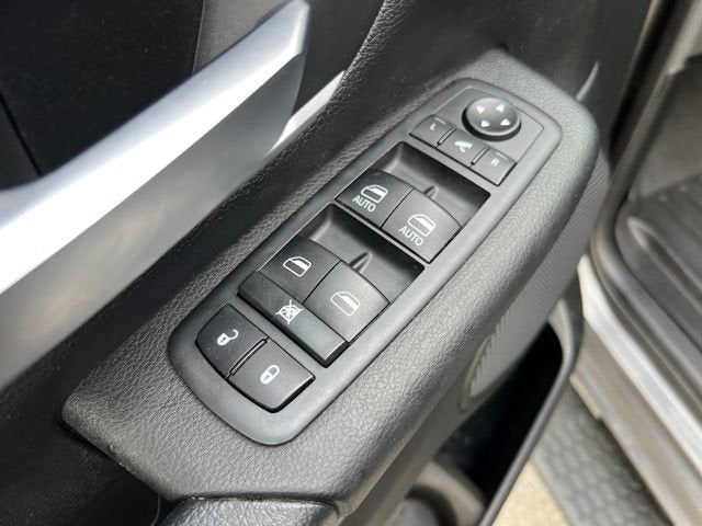 2020 RAM 1500 Big Horn Crew Cab 4x4 5'7' Box