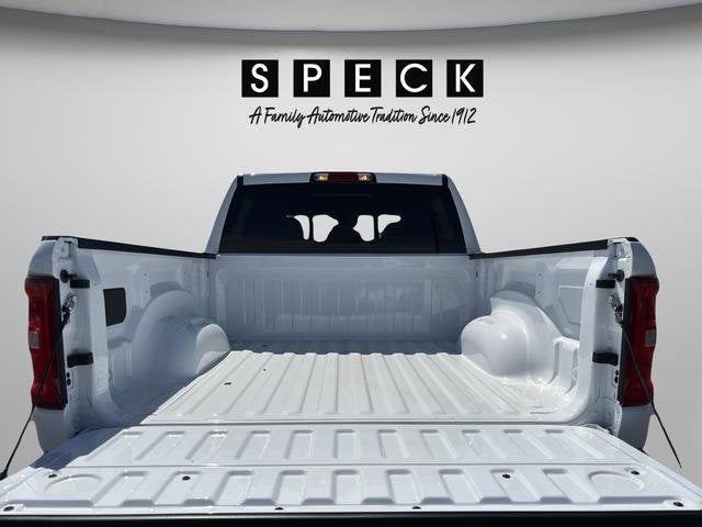 2026 RAM Ram 1500 RAM 1500 TRADESMAN CREW CAB 4X4 5'7' BOX