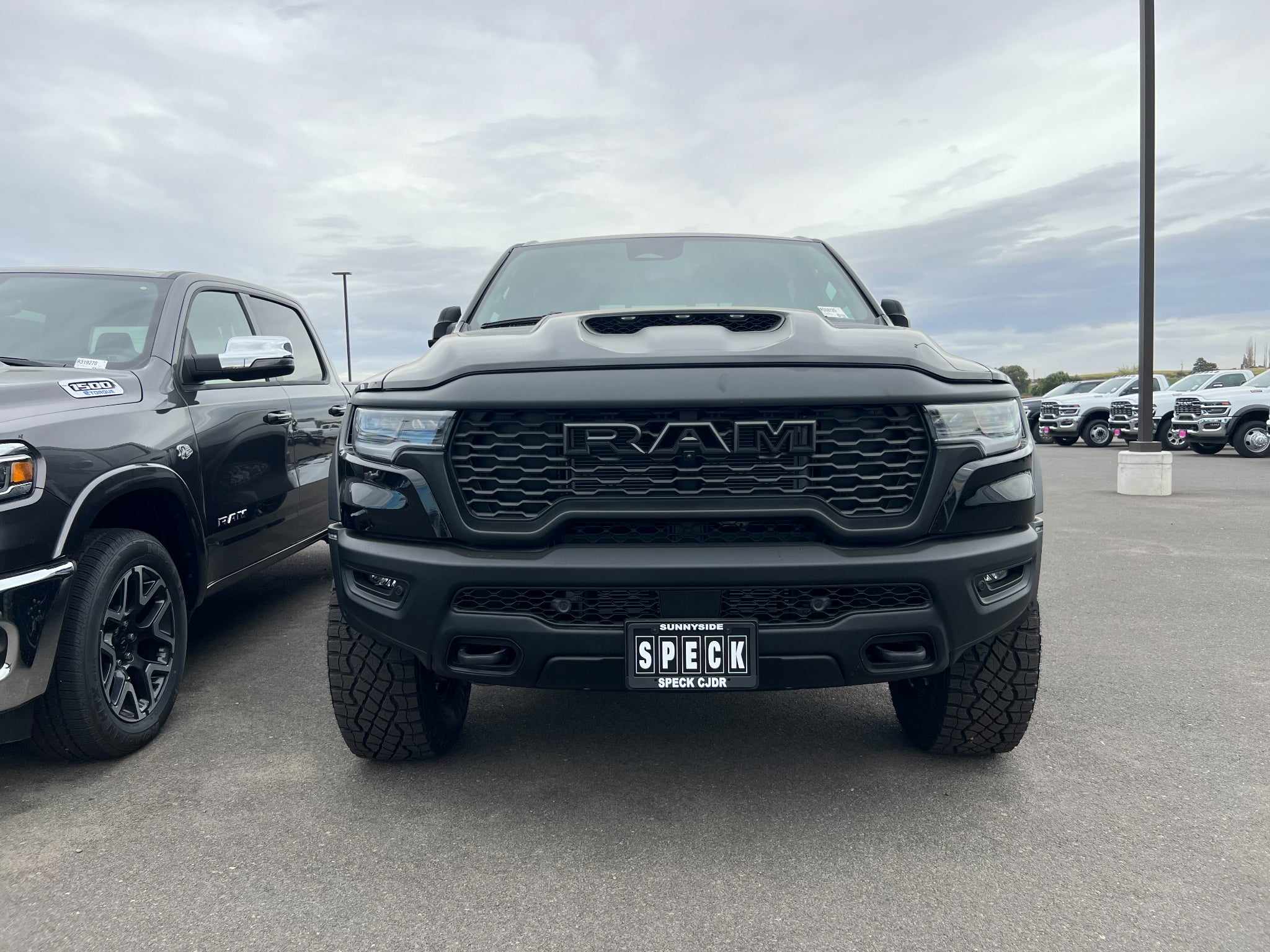 2027 RAM Ram 1500 RAM 1500 RHO CREW CAB 4X4 5'7' BOX