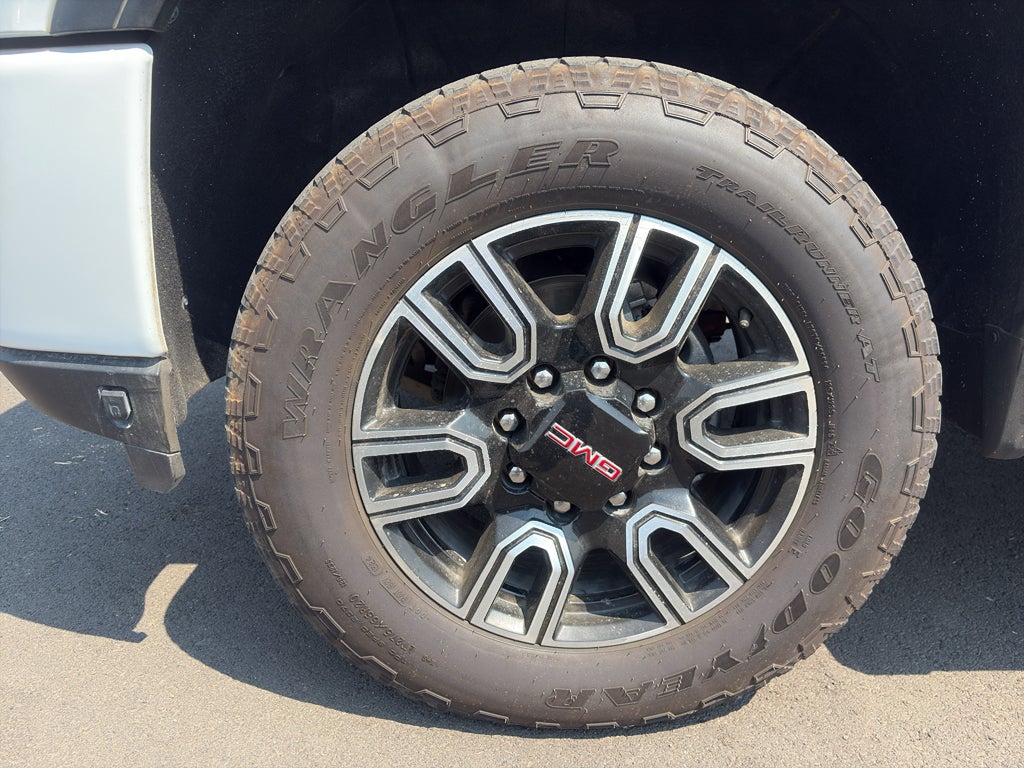 2022 GMC Sierra 2500HD 4WD Crew Cab Standard Bed AT4