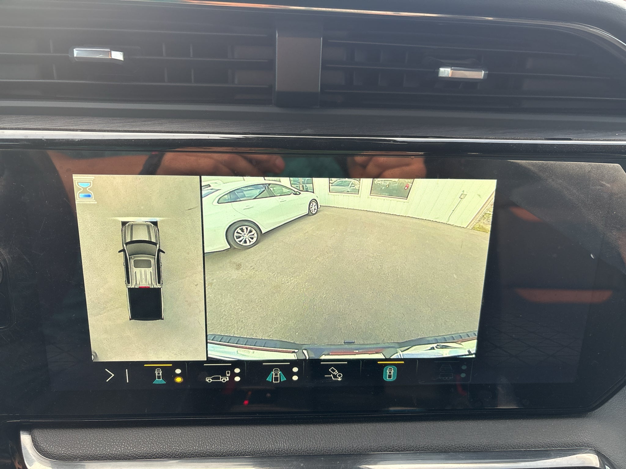 2023 GMC Sierra 1500 4WD Crew Cab Short Box AT4