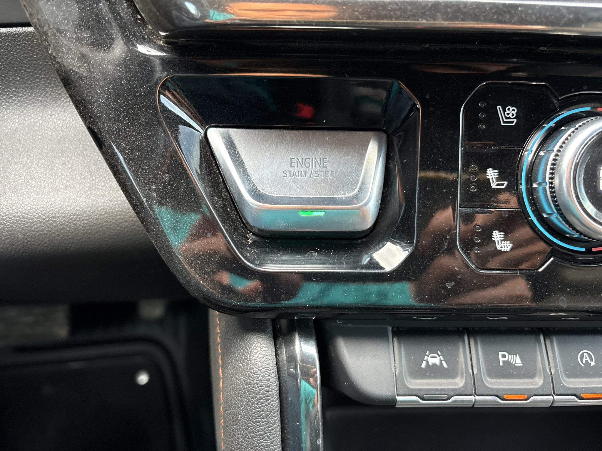 2023 GMC Sierra 1500 4WD Crew Cab Short Box AT4