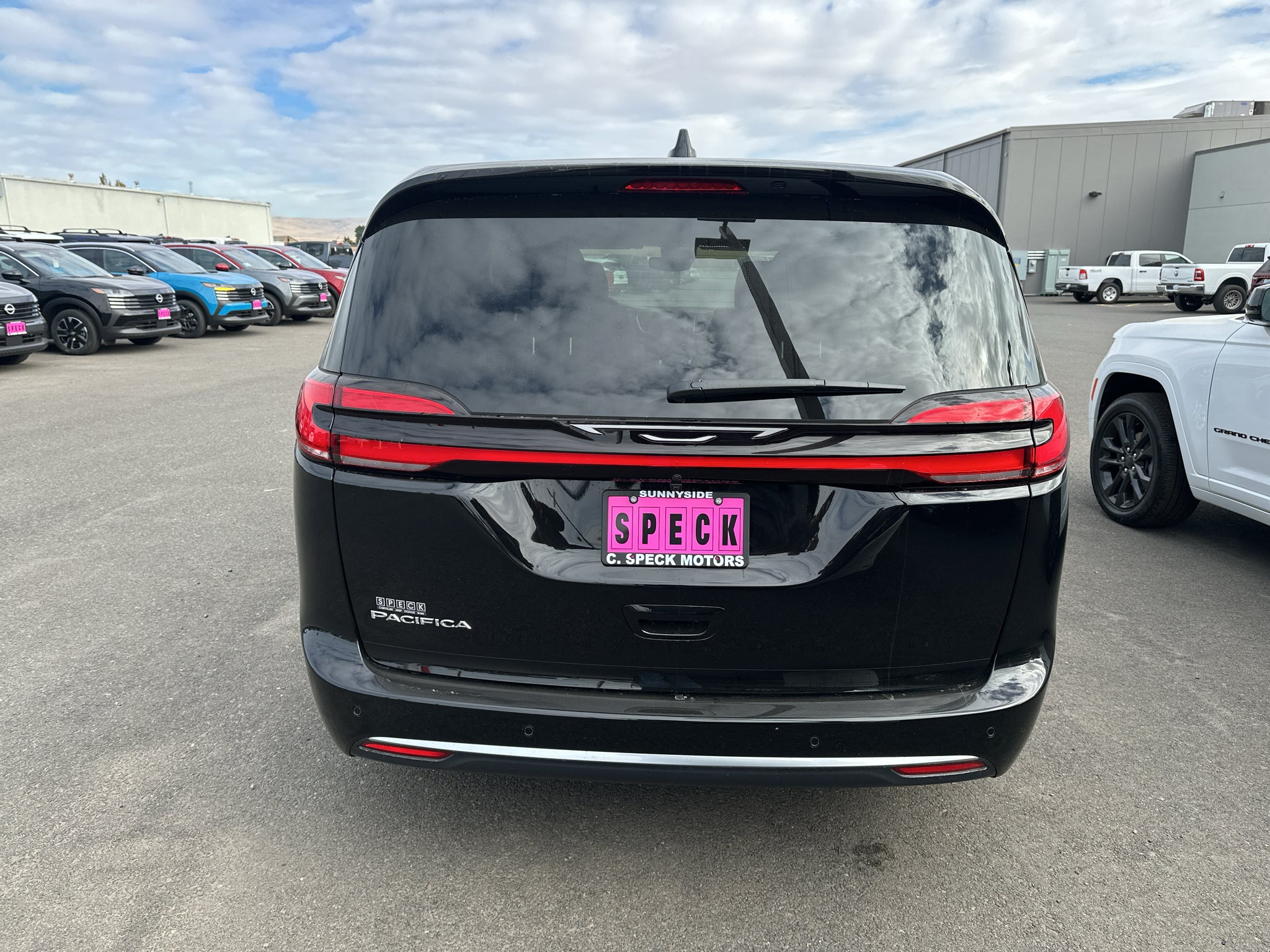 2027 Chrysler Pacifica PACIFICA SELECT