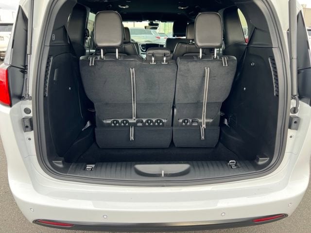 2026 Chrysler Voyager VOYAGER LX