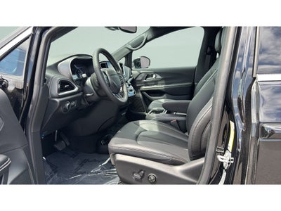 2027 Chrysler Pacifica PACIFICA SELECT AWD