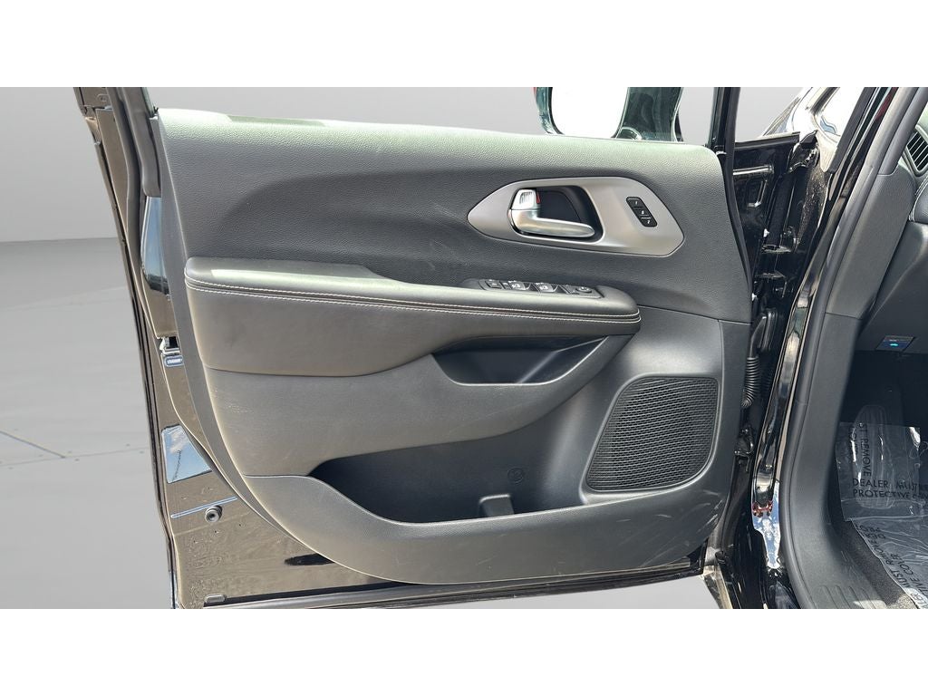 2027 Chrysler Pacifica PACIFICA SELECT AWD