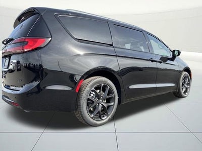 2026 Chrysler Pacifica PACIFICA SELECT AWD