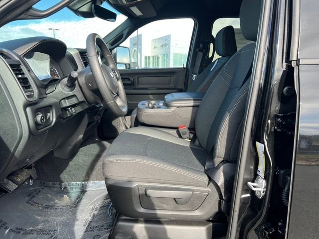 2026 RAM Ram 2500 RAM 2500 BLACK EXPRESS CREW CAB 4X4 6'4' BOX