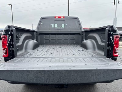 2026 RAM Ram 2500 RAM 2500 BLACK EXPRESS CREW CAB 4X4 6'4' BOX