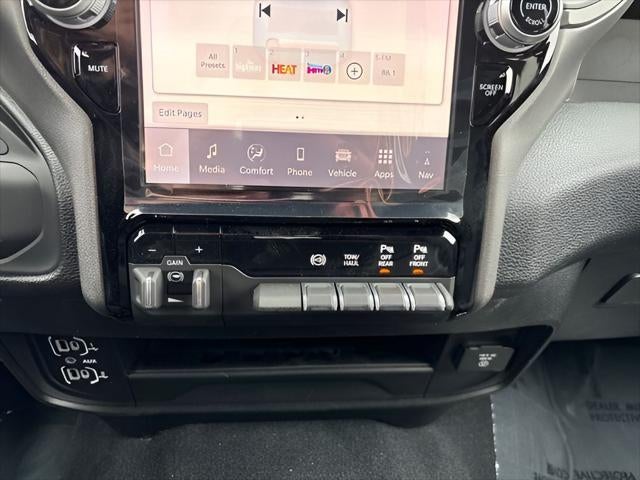 2026 RAM 2500 RAM 2500 BLACK EXPRESS CREW CAB 4X4 6'4' BOX