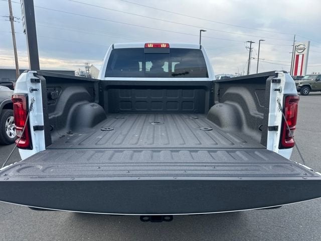 2026 RAM Ram 2500 RAM 2500 BLACK EXPRESS CREW CAB 4X4 6'4' BOX