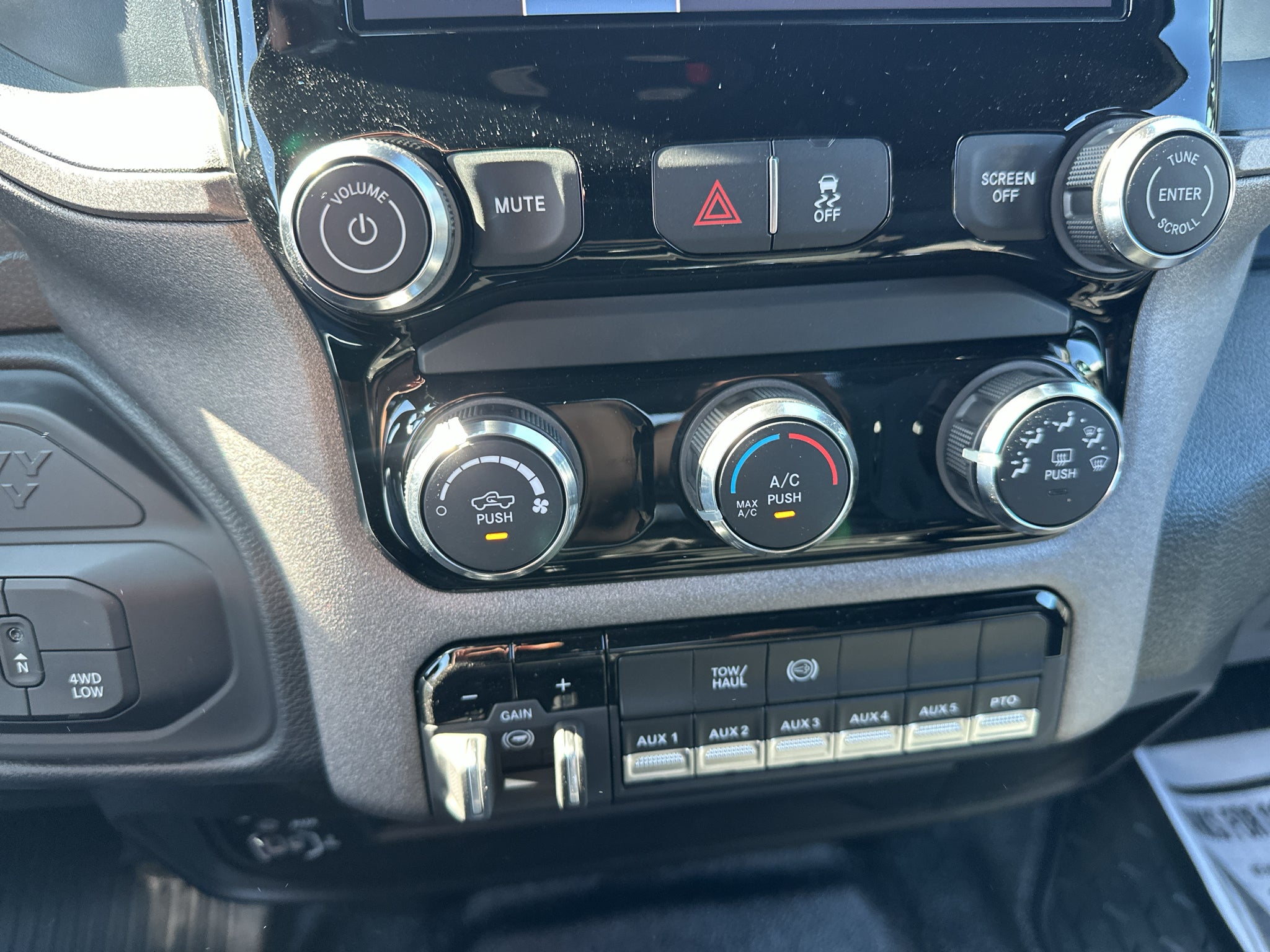 2026 RAM Ram 3500 Chassis Cab RAM 3500 TRADESMAN CREW CAB CHASSIS 4X4 60' CA