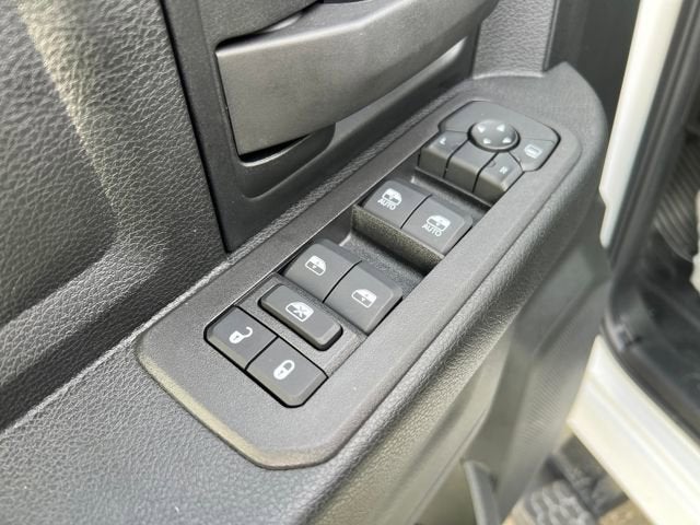 2025 RAM Ram 5500 Chassis Cab RAM 5500 TRADESMAN CHASSIS CREW CAB 4X4 84' CA