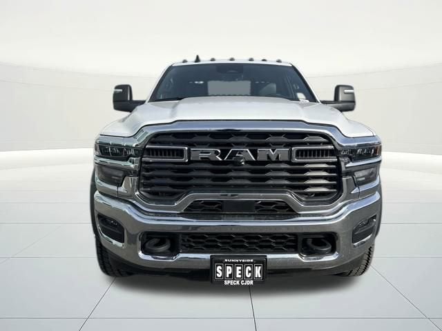 2025 RAM Ram 5500 Chassis Cab RAM 5500 TRADESMAN CHASSIS CREW CAB 4X4 84' CA