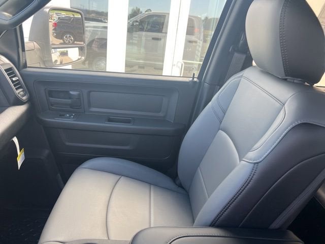 2025 RAM Ram 5500 Chassis Cab RAM 5500 TRADESMAN CHASSIS CREW CAB 4X4 84' CA