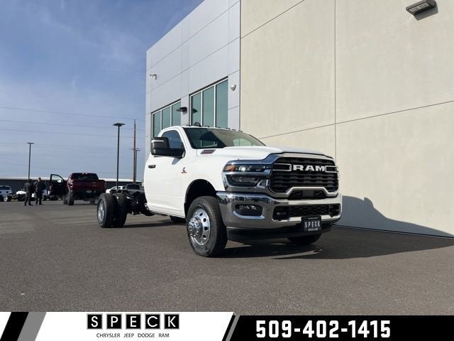 2026 RAM Ram 3500 Chassis Cab RAM 3500 TRADESMAN CHASSIS REGULAR CAB 4X4 84' CA