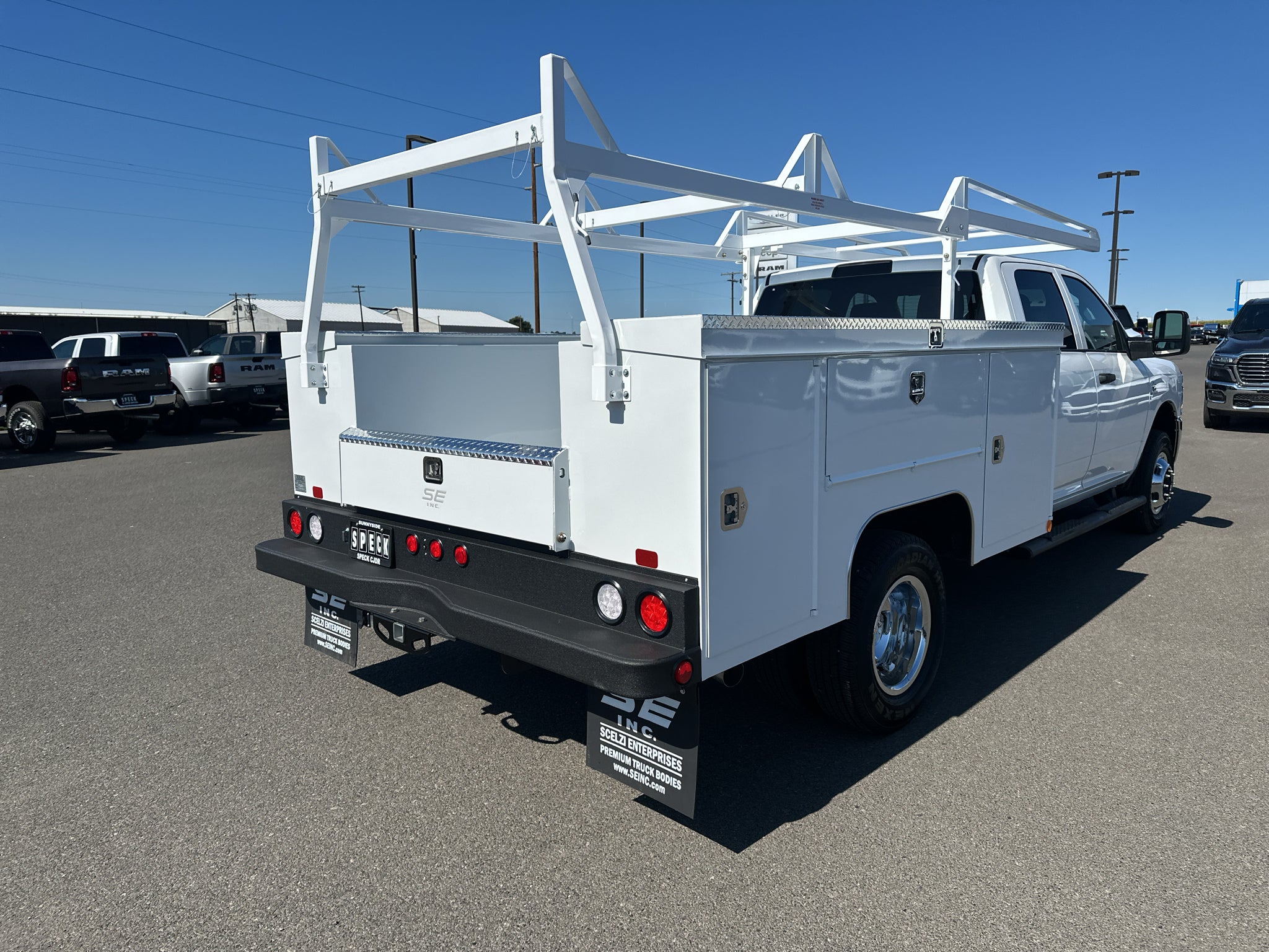 2026 RAM Ram 3500 Chassis Cab RAM 3500 TRADESMAN CREW CAB CHASSIS 4X4 60' CA